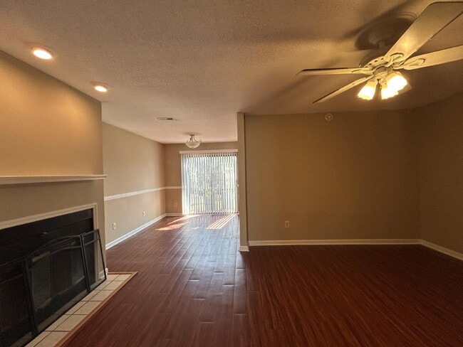 Photo - 2 Bed / 2.5 Bath Townhome in Willow Run