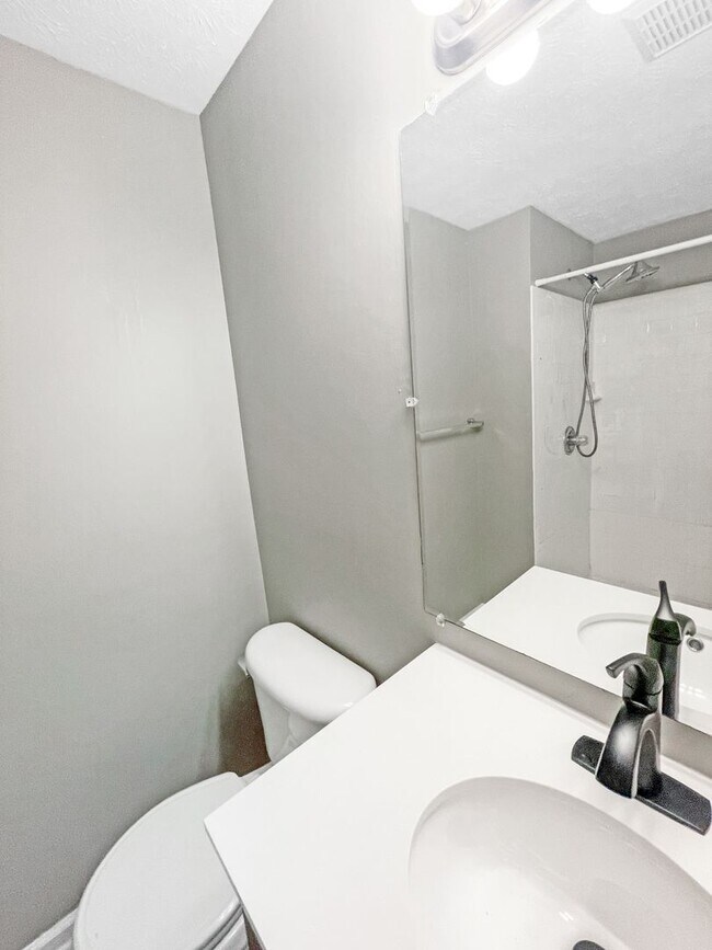 2 bedroom/2 bath condo in Glen Allen!!! For Rent in Glen Allen, VA