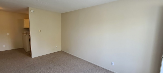 Photo - 1006 Tolmie Ave Unit 9