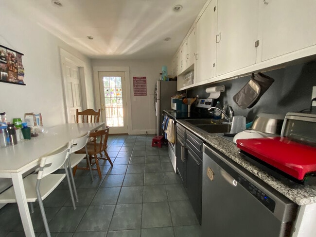 197 College Ave Unit 3