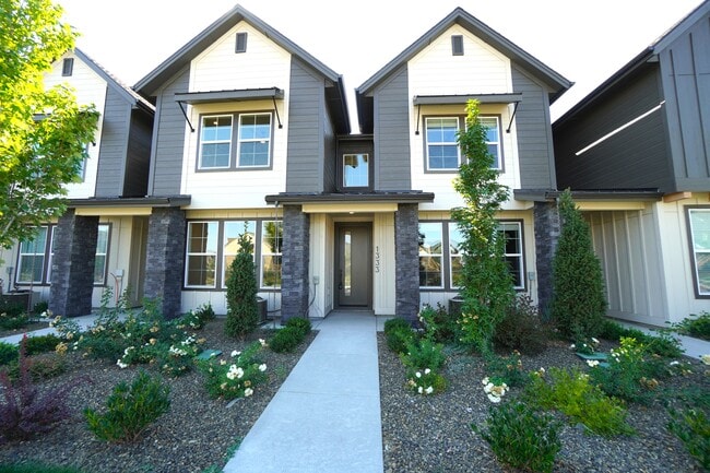 Photo - 1333 N Webb Wy