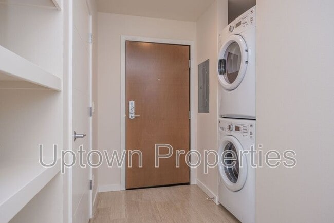 Photo - 5885 S Macadam Ave