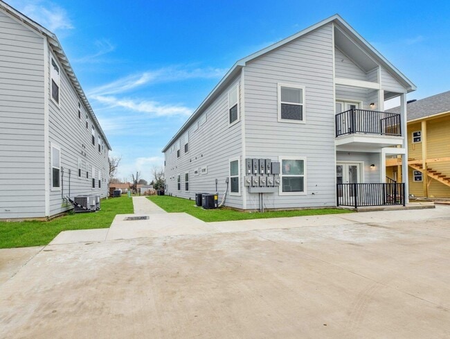 Building Photo - 430 Schmidt Rd Unit A-2