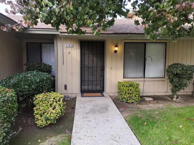 Building Photo - 4305 Planz Rd Unit D Rental