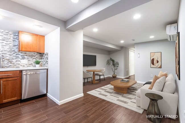 Building Photo - 84 Q St NW Unit #B