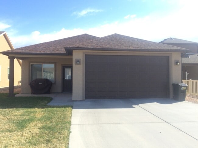 Photo - 1143 Legacy Way