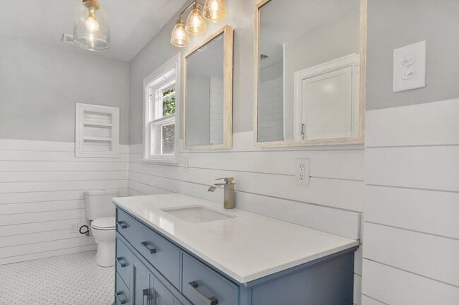 Building Photo - 3233 College Ave