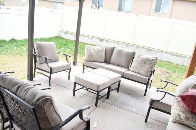 Photo - 6105 S 6105 W