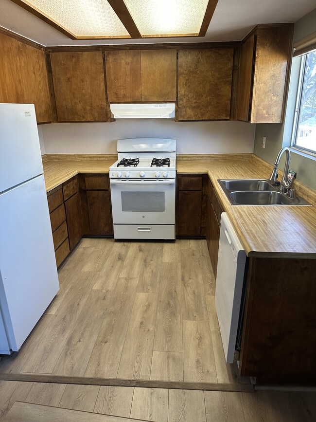 Building Photo - 407 Crocker St Unit #D Rental
