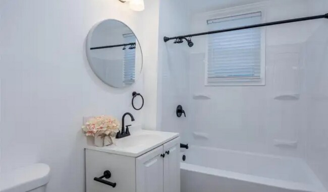 Building Photo - 750 8th St