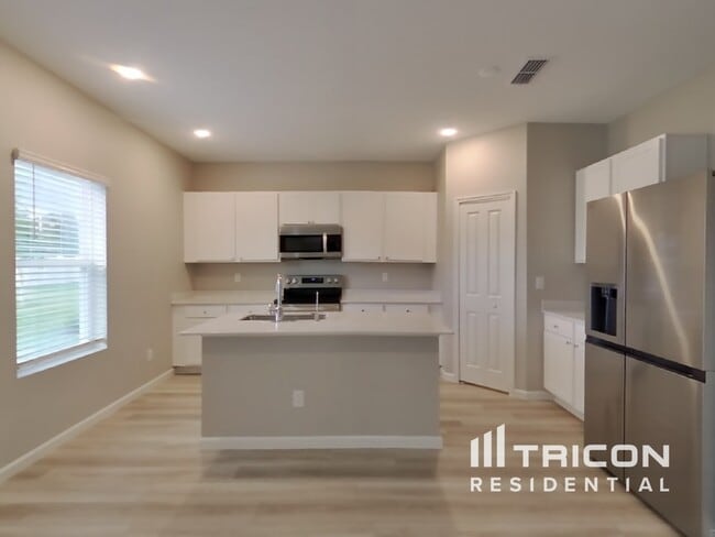 Photo - 2915 Grand Finale St