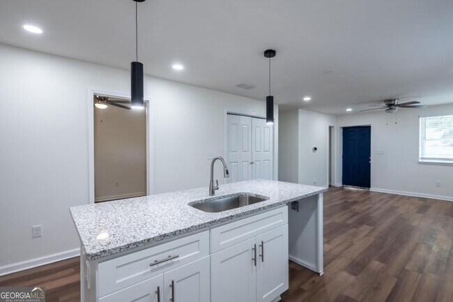 Photo - 450 Paines Ave NW