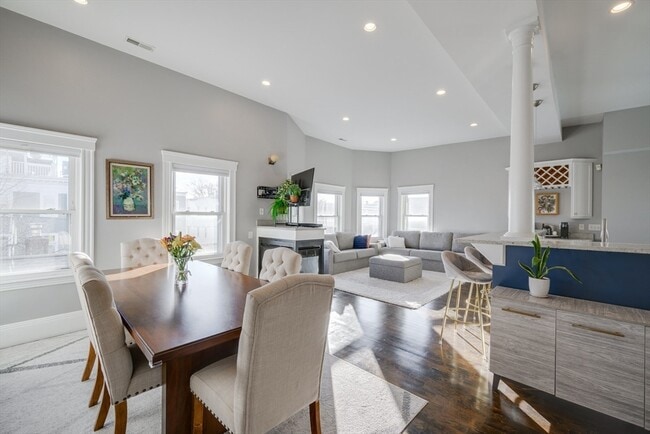 Building Photo - 41 Farragut Rd Unit 3