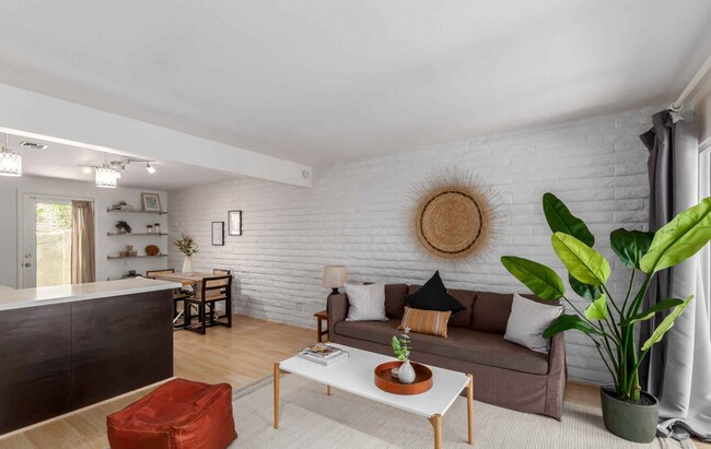 Photo - 4352 N 36th Plz Unit 1