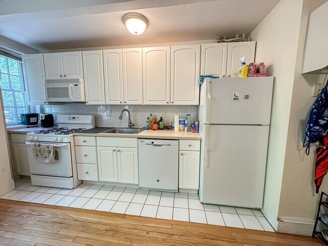 Photo - 854 Massachusetts Ave Unit 3