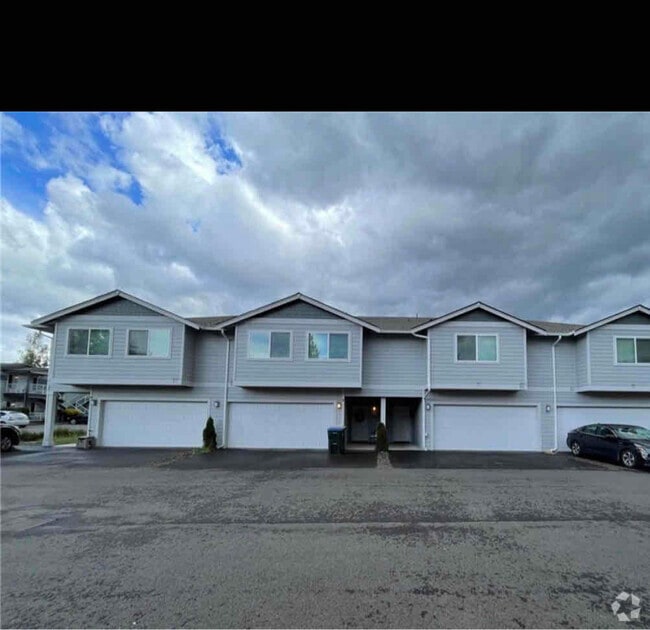 Building Photo - 1903 Ahlers Ave Rental