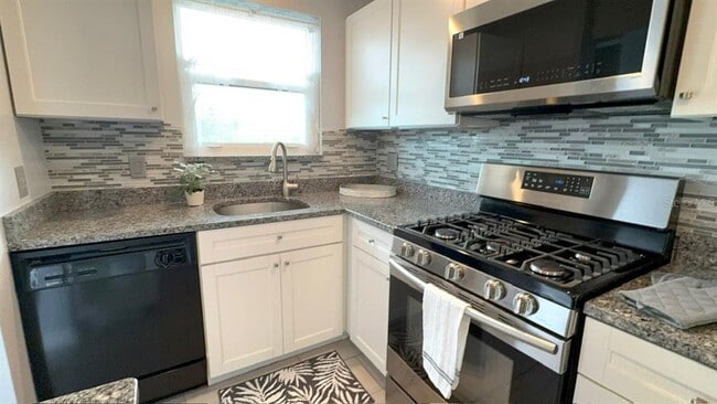 Photo - 3128 59th St S Unidad 212