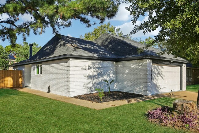 Photo - 11615 Henley Dr