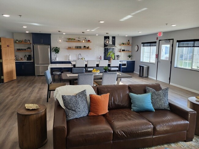 Building Photo - Bridgewater Estates