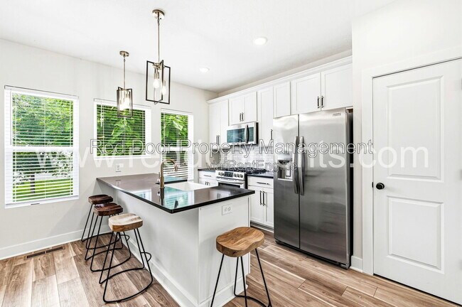 Photo - 1639 Sheldon St