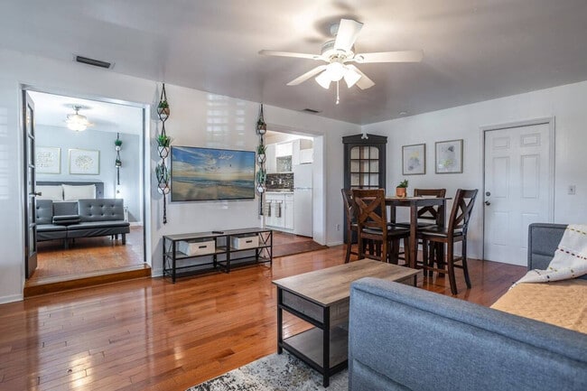 Photo - 3120 Peel Ave Unit ID1094213P