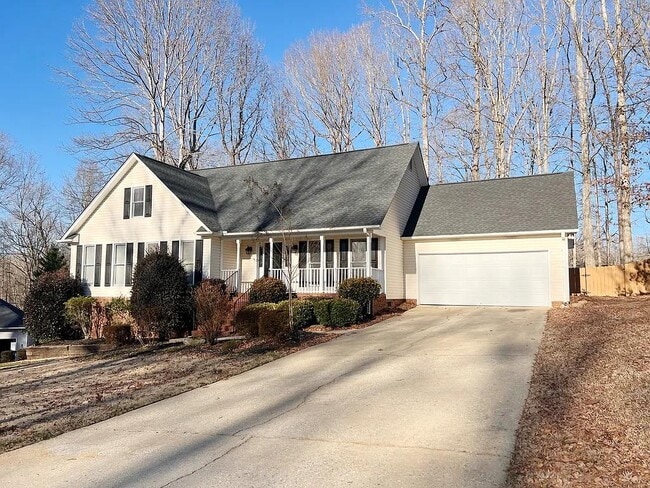 Photo - 210 Torrey Ct