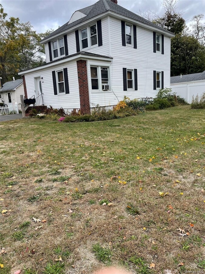 Photo - 825 County Line Rd