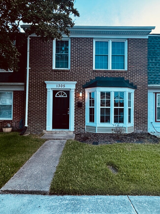 Photo - 1305 White Birch Ln Townhome
