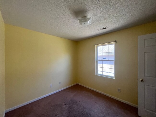 Photo - 212 Oak Grove Ave