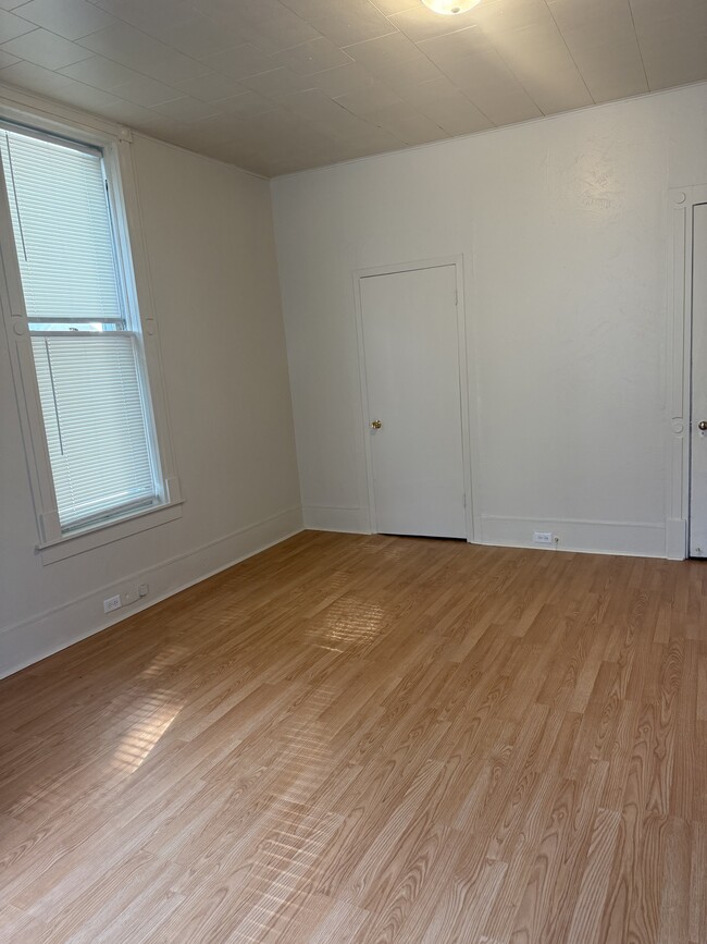 Building Photo - 804 N 6th St Rental