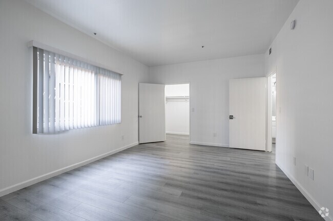 1BR, 1BA - 724SF - Highland Villa Apartments