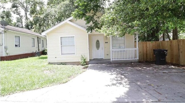 Building Photo - 1944 Pasco St Rental