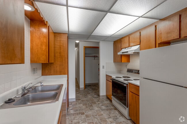 2BR, 1.5BA - 963 SF