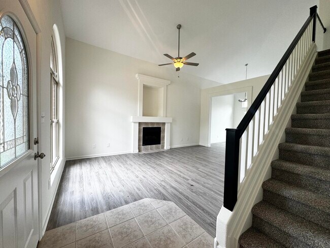 Photo - 409 Ella Rae Ln