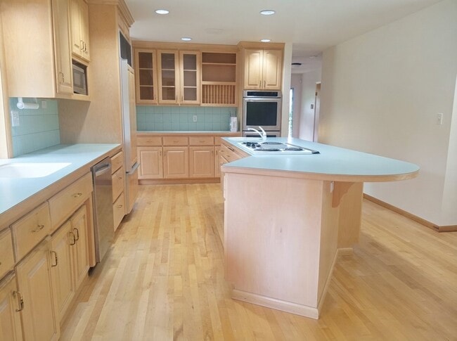 3112 89th Dr SE