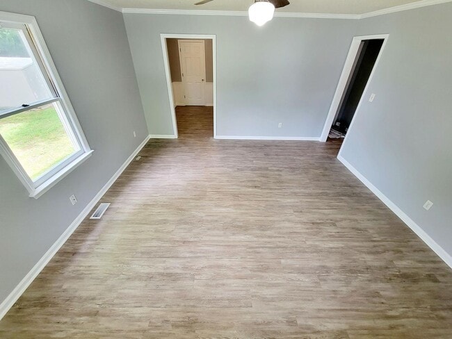 Photo - 515 Burlington Ave