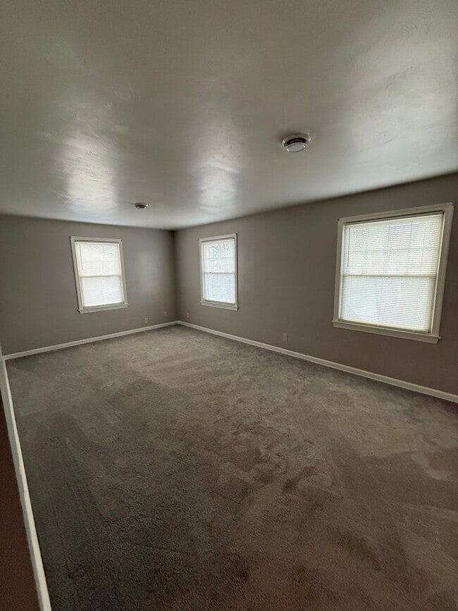 Building Photo - 5111-5113 Allen Drive Unit 5113