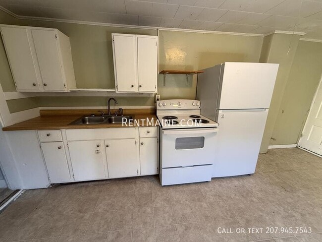 Building Photo - 24 Birch St Unit 2