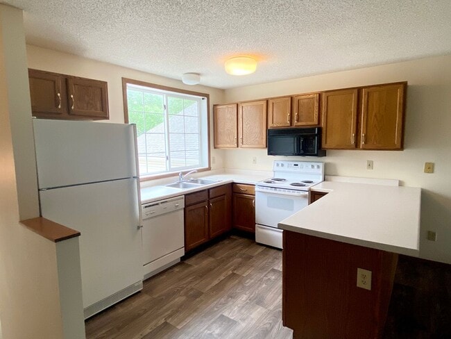 Photo - 3 bedroom, 2 bath Townhome located in South Fargo!