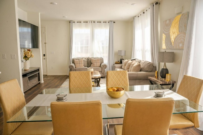 Photo - 6253 N Liverpool St