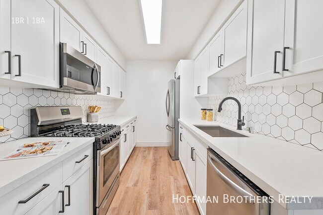 Photo - Crystal House Apartments