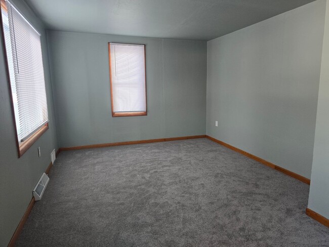 Photo - VIDEOTOUR: 3-Bedroom Country home with Garage and more! PETS WELCOME