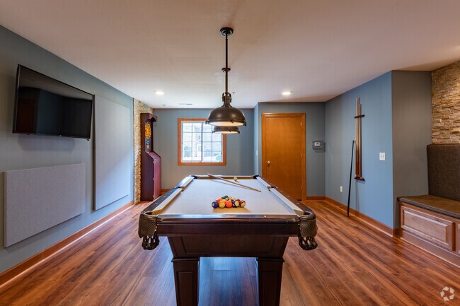 Sala de juegos - Wildwood Highlands Apartments & Townhomes 55+