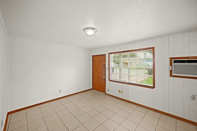 Photo - 6116 Octavia St