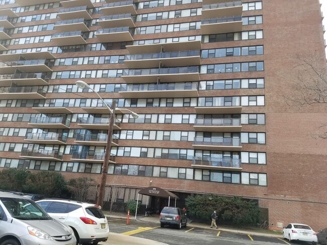 Building Photo - 270 Marin Blvd Unit 8S