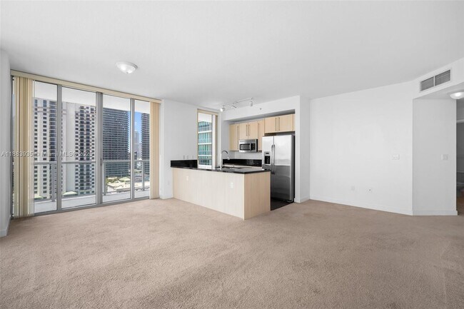 Photo - 79 SW 12th St Unidad 2512-S