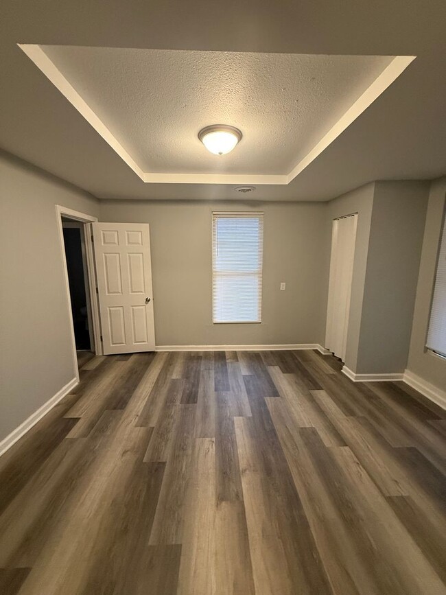 Photo - 406 S Oak St