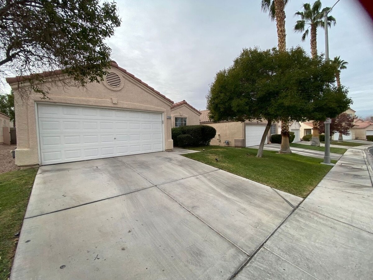 Beautiful 3-Bedroom, 2-Bath Single-Story Home in Gated Green Valley Ranch - Beautiful 3-Bedroom, 2-Bath Single-Story Home in Gated Green Valley Ranch