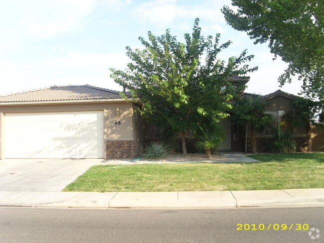 Building Photo - Great Washington Fields Home 4 bedrooms