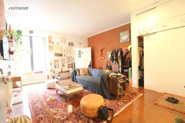 Photo - 144 W 70th St